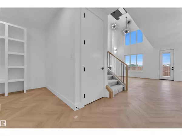 Edmonton, AB T6X3E3,107 28 ST SW