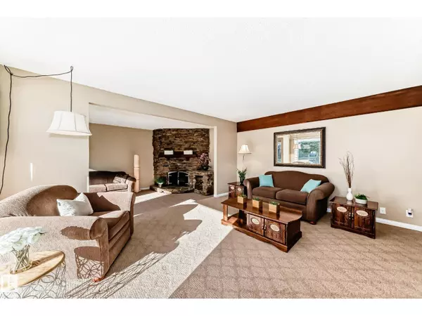 Sherwood Park, AB T8A1K3,422 EVERGREEN ST