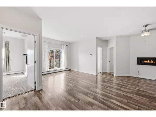 Edmonton, AB T5H0G6,#315 10611 117 ST NW