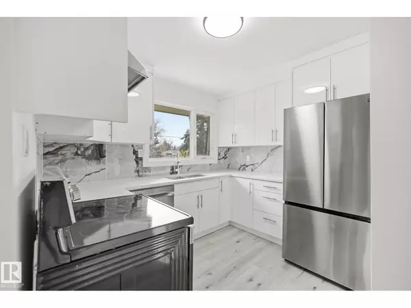 Edmonton, AB T5R4E5,14719 87 AV NW