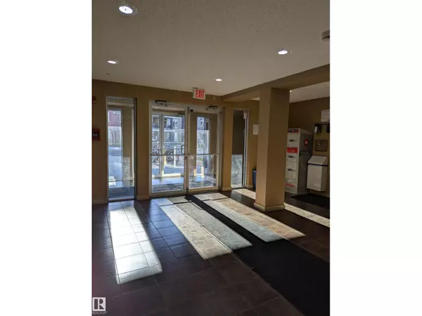 Edmonton, AB T6W2Y1,#124 12025 22 AV SW