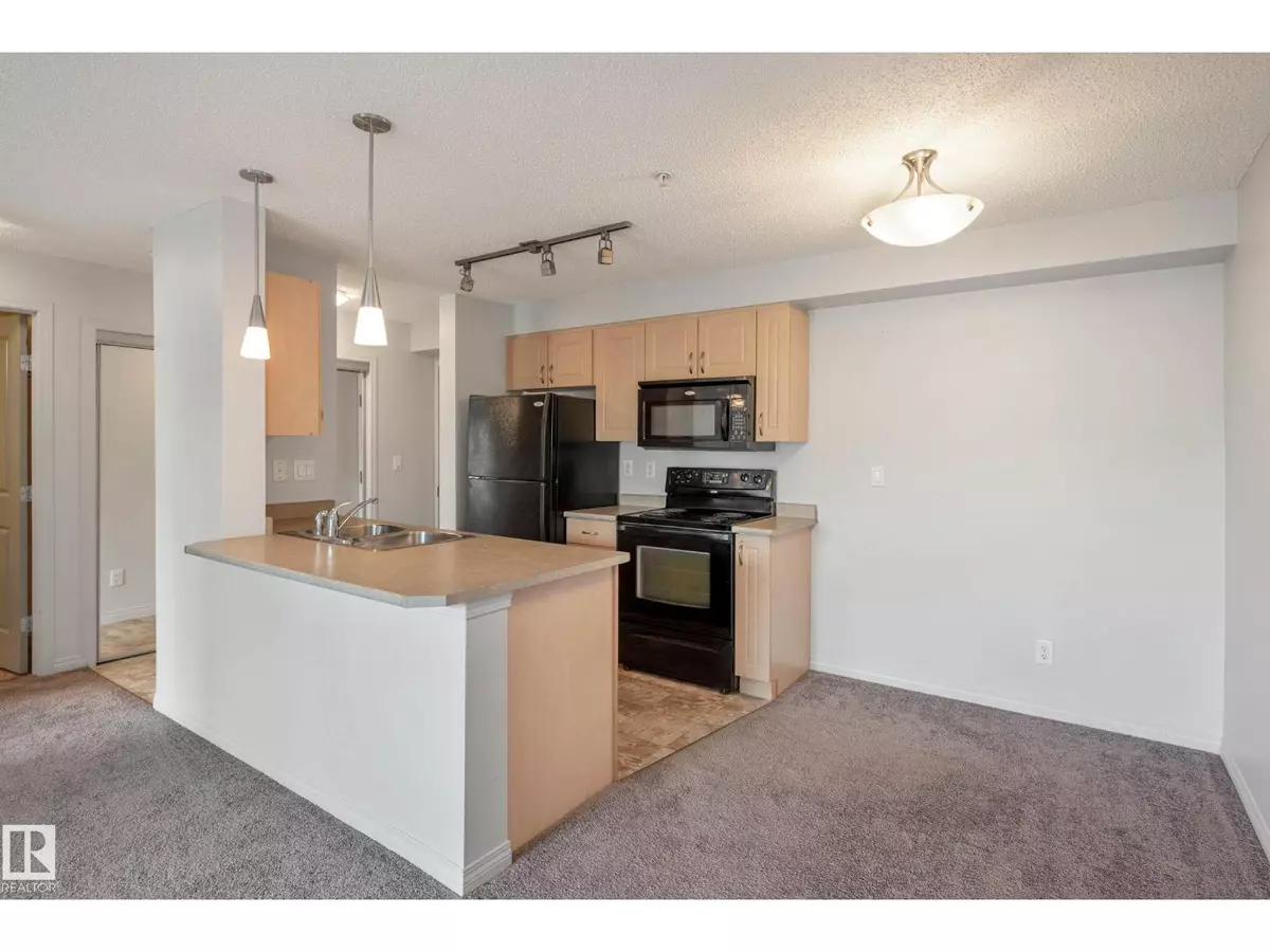 Edmonton, AB T6V1Y5,#319 13907 136 ST NW