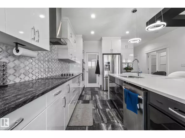 Edmonton, AB T5Z0M1,7516 182 AV NW NW