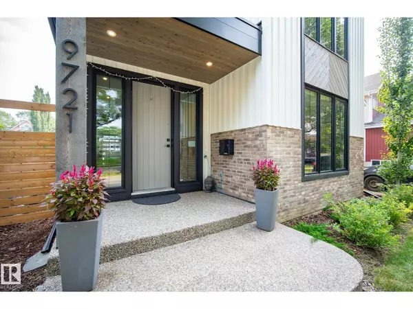 Edmonton, AB T6C3Z4,9721 96 ST NW