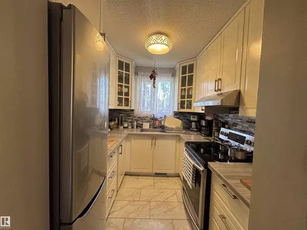 Edmonton, AB T5T1Z9,6469 184 ST NW NW