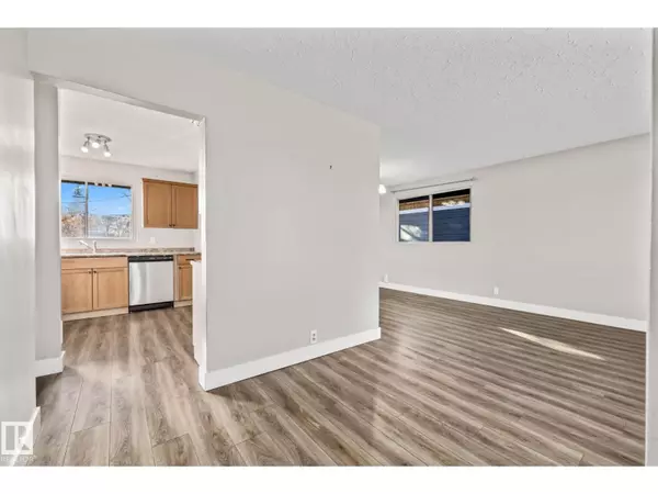 Edmonton, AB T5L4E3,13311 DOVERCOURT AV NW