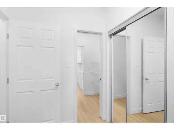 Edmonton, AB T5Z0L5,7235 182 AV NW