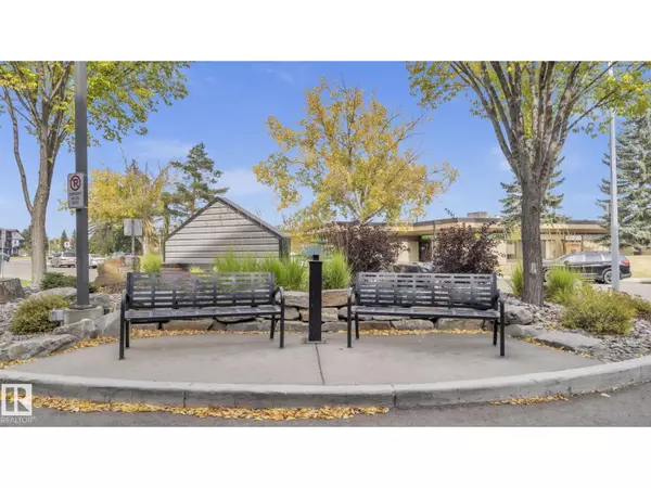 Edmonton, AB T6J7J8,#306 11511 27 AV NW