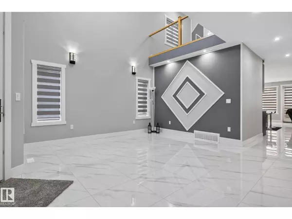 Edmonton, AB T6T2N2,1815 17 AV NW