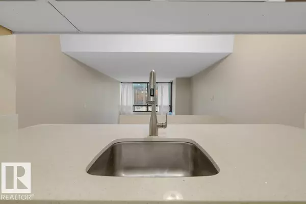 Edmonton, AB T5K2L2,#704 10160 114 ST NW