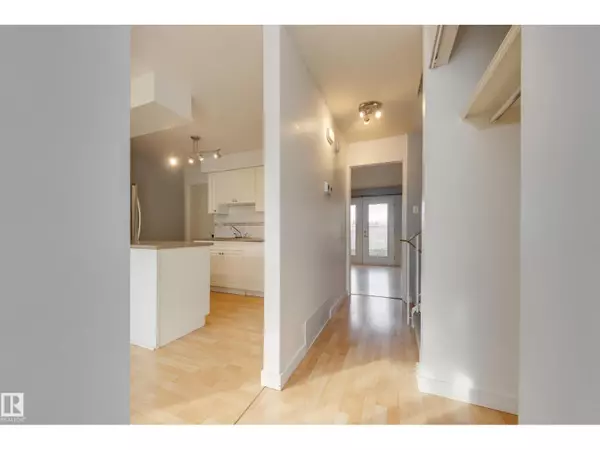 Edmonton, AB T5J2E7,161 ROYAL RD NW