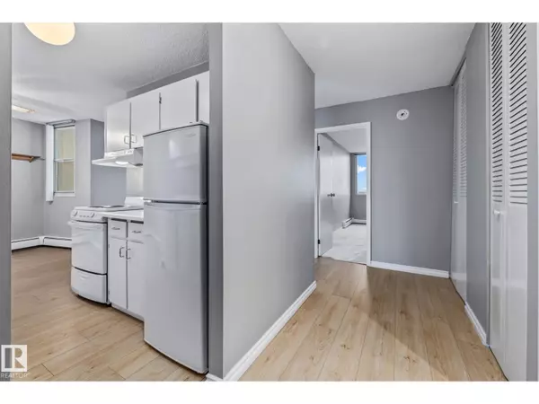 Edmonton, AB T5N3X8,#805 12141 JASPER AV NW