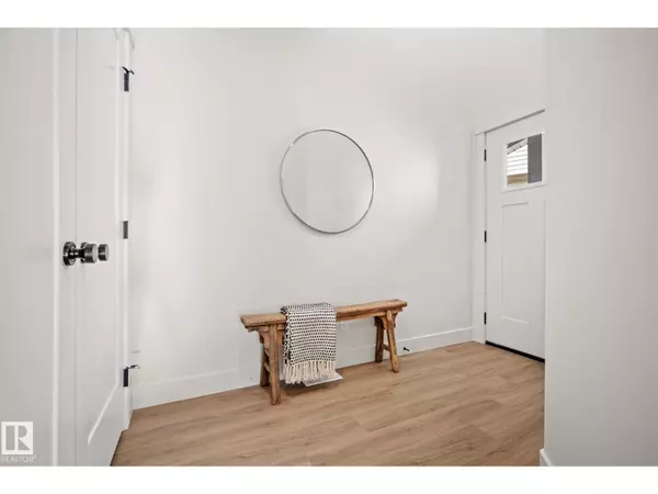 Stony Plain, AB T7Z0A0,10 Grayson Green