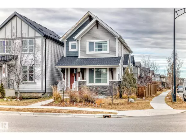 2033 CAVANAGH DR SW, Edmonton, AB T6W3M7