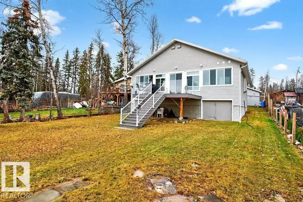 257 Lakeshore DR, Rural Lac Ste. Anne County, AB T0E1V6