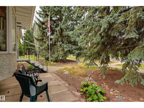 Edmonton, AB T5N2R3,9725 143 ST NW