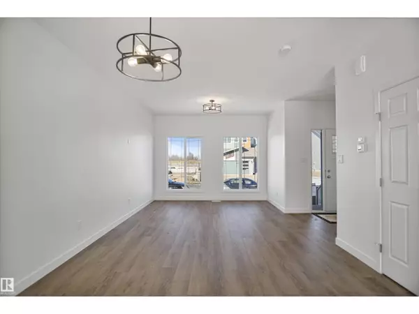 Spruce Grove, AB T7X2Z7,1232 MCLEOD AV