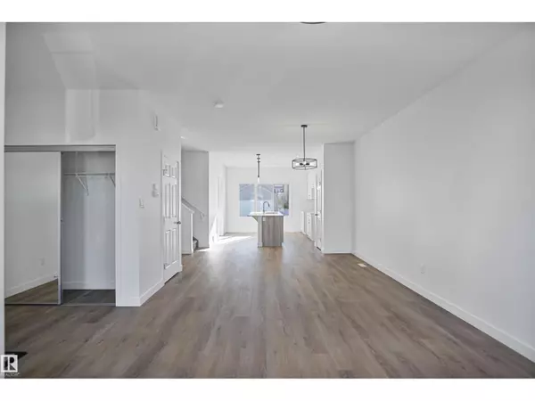 Spruce Grove, AB T7X2Z7,1232 MCLEOD AV