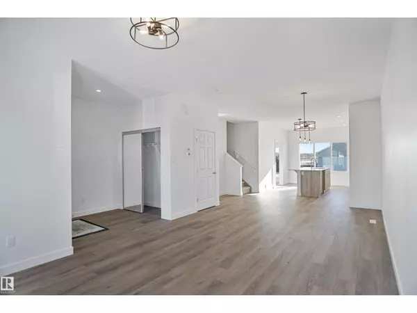 Spruce Grove, AB T7X2Z7,1232 MCLEOD AV