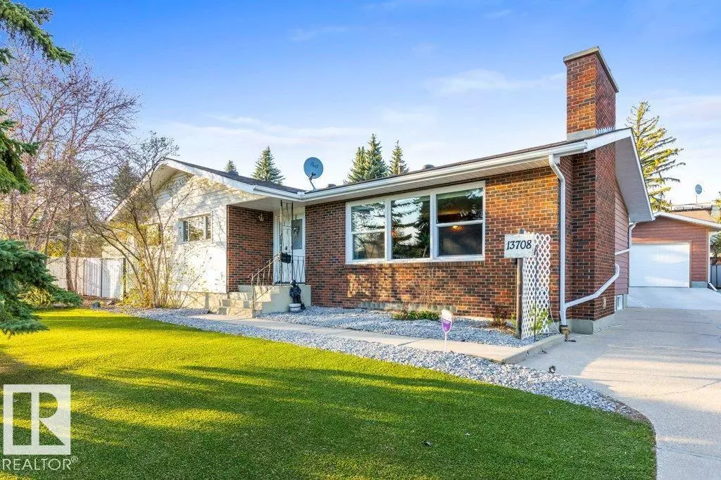 Edmonton, AB T5R5R6,13708 BUENA VISTA RD NW