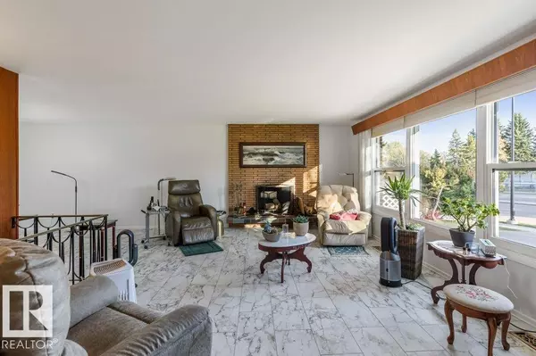 Edmonton, AB T5R5R6,13708 BUENA VISTA RD NW