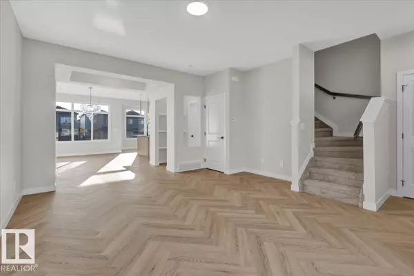 Edmonton, AB T5S0W3,2127 CROSSBILL LN NW