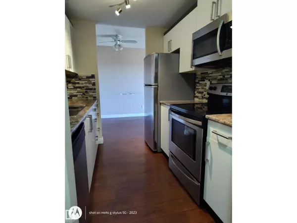 Edmonton, AB T5R4T7,#809 11211 85 ST NW