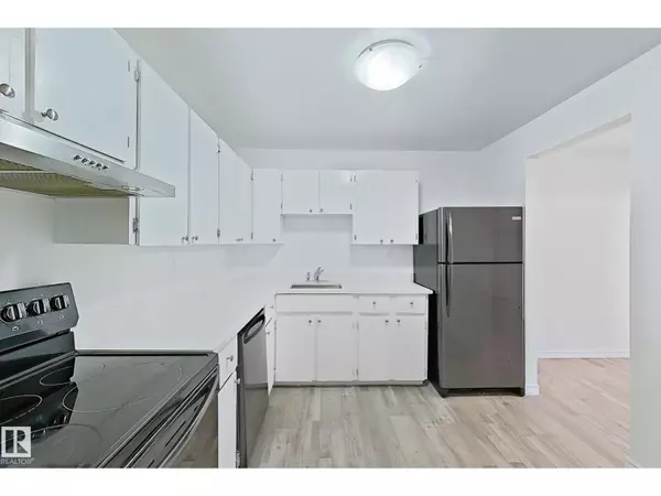 Edmonton, AB T6L5P1,#309 1624 48 ST NW