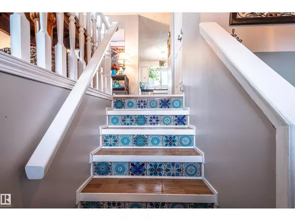 Edmonton, AB T5X3K5,11007 172 AV NW