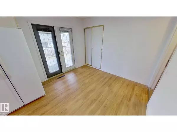 Edmonton, AB T6B0W6,7004 93 AV NW