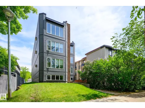 Edmonton, AB T5H2Y9,#201 10743 107 ST NW