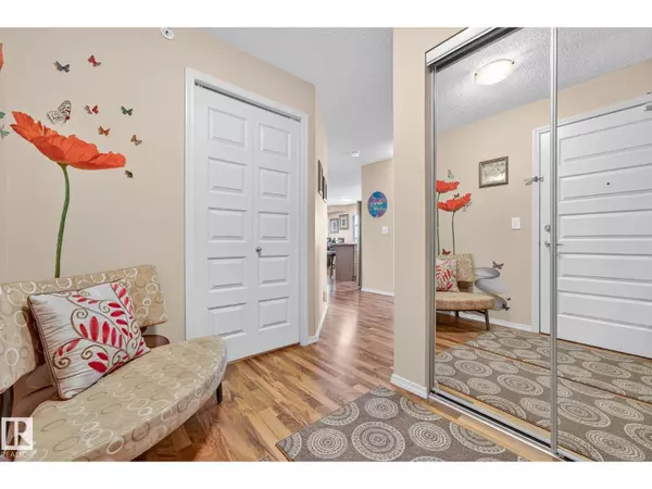 Edmonton, AB T5Z0G8,#402 6070 Schonsee WY NW