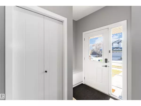 Edmonton, AB T6W2H4,2122 GLENRIDDING WY SW