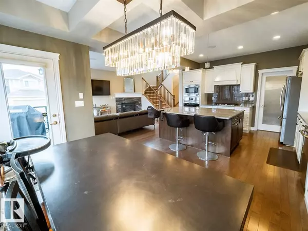 1618 WATES CL SW, Edmonton, AB T6W0X5