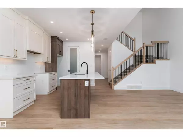 Edmonton, AB T5S0V3,3105 Magpie WY NW