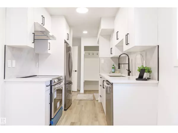 Edmonton, AB T5T2N7,18418 62B AV NW