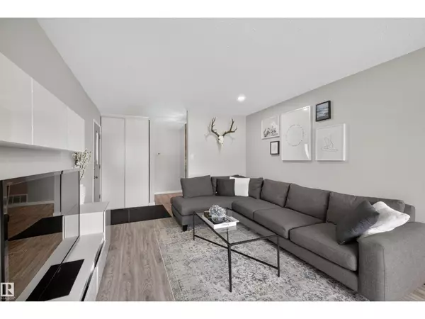 Edmonton, AB T6C0A9,7719 71 AV NW