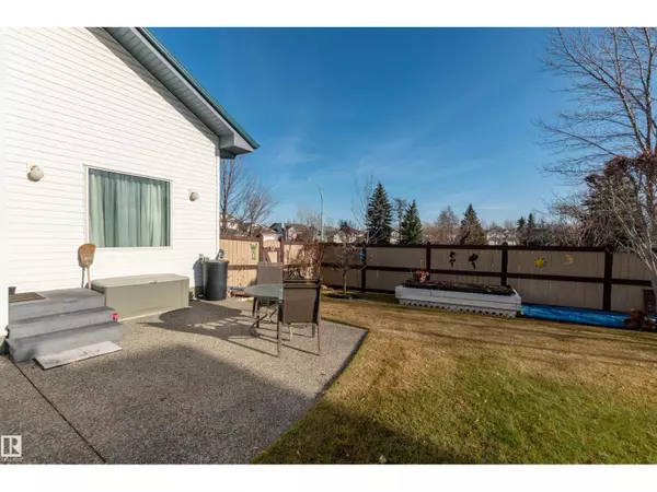 Sherwood Park, AB T8H1X4,479 MEADOWVIEW DR