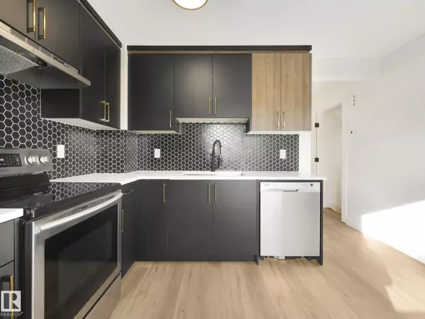 Edmonton, AB T5Y2B2,#10 13833 30 ST NW