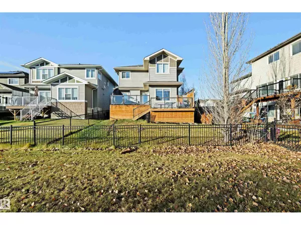 Edmonton, AB T6W0Z1,1564 CHAPMAN WY SW