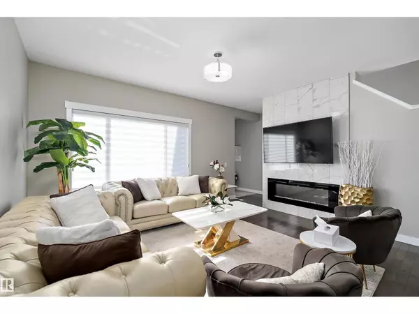 7043 174 AV NW, Edmonton, AB T5Z0L3