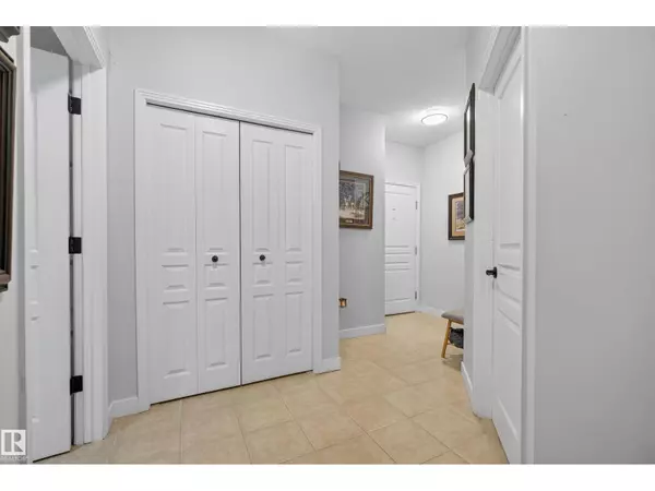 Edmonton, AB T5R1Y6,#106 8931 156 ST NW