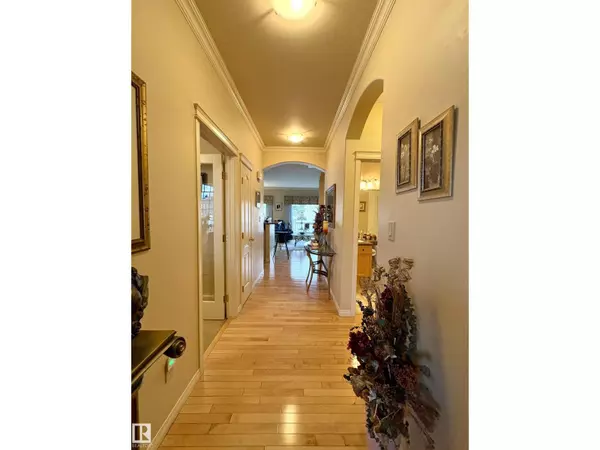 Edmonton, AB T5X6B9,#15 17603 99 ST NW