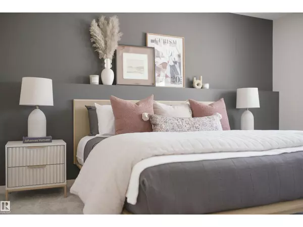 Edmonton, AB T6W4E5,2323 160 ST SW SW