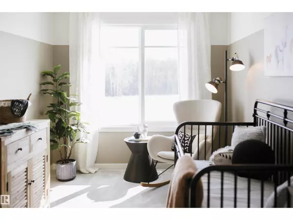 Edmonton, AB T6W4E5,2323 160 ST SW SW