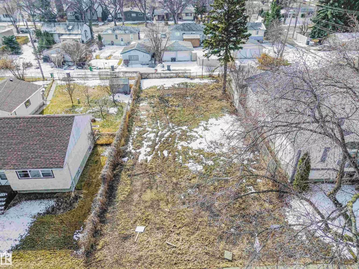 Edmonton, AB T5W0S5,3639 114 AV NW