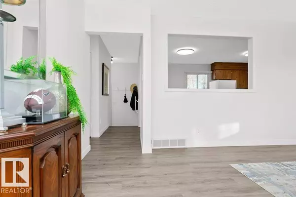 Stony Plain, AB T7Z1B9,5100 53 AV