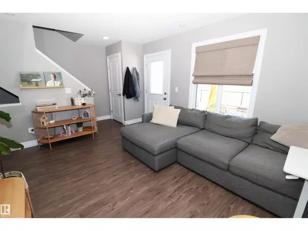 Edmonton, AB T6J5R8,#29 1508 105 ST NW