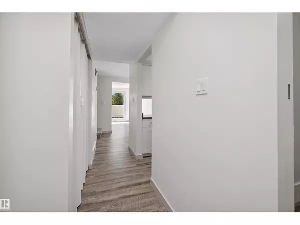 Edmonton, AB T5X5T2,189 LANCASTER TC NW