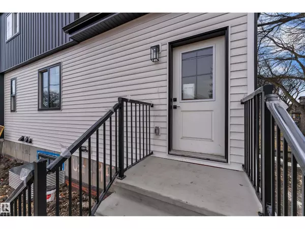 Edmonton, AB T5G1T5,9531/ 9533 115 ave NW